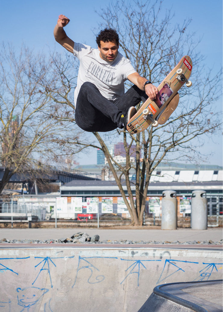 „AME takes Over” Skateboard in Kooperation mit Mack Mckelton